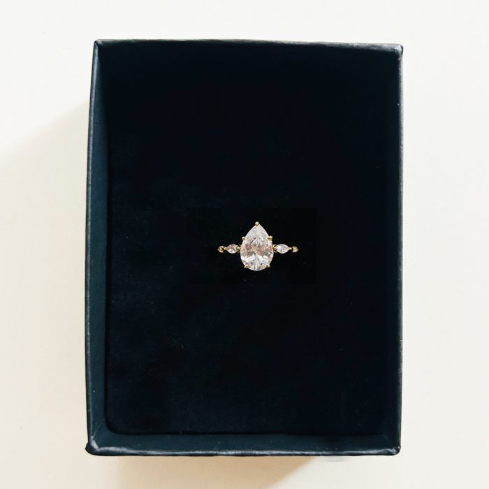 ANELLO GOCCIA SOLITARIO